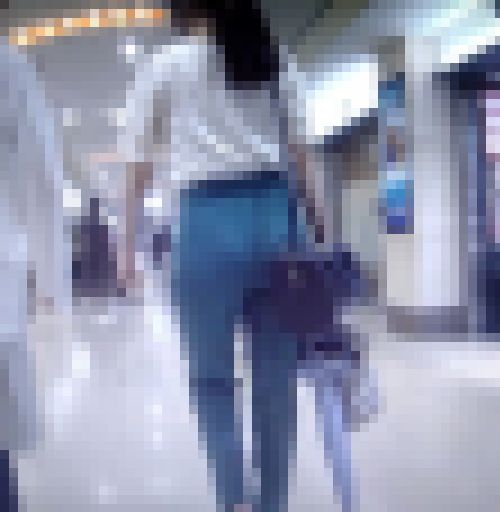 清楚系美女がハイウエストピタパンで美巨尻ふって歩いてるよ　サンプル画像3