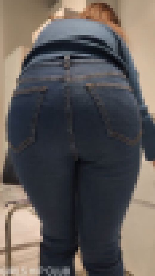 【ブルーデニム】イ◯アにいたエロい体のお姉さん1　サンプル画像1