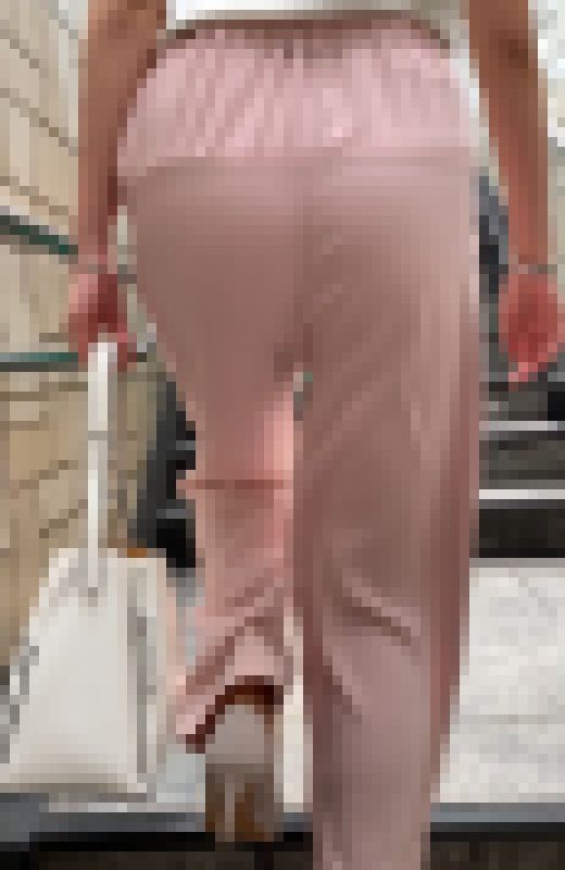 【好評再販SALE】ピンクパンツ姿の女性がメインで最後まであります！白ワンピは途中までの階段【76】　サンプル画像2