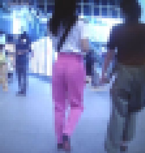 激カワ美少女のピタパンプリプリ美尻の割れ目に大興奮 サンプル画像2