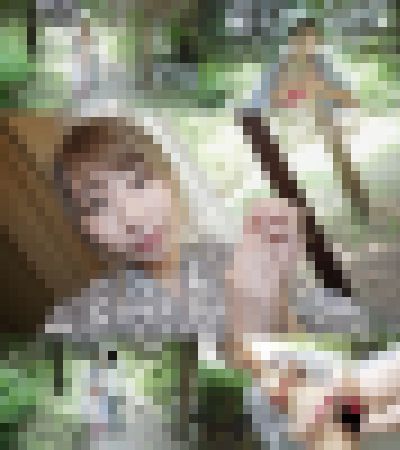 【野外露出】従順な彼女と寝起きの野外セックス‼　サンプル画像1