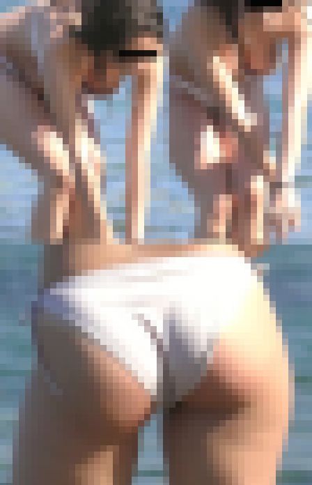 【フルHD】ノーブラ乳揺れ！海水浴場で突然ブラを外して！　サンプル画像3