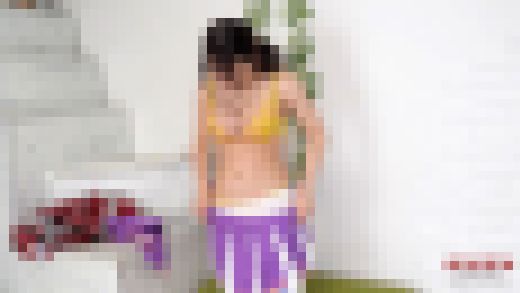 弥生みづき 練習終わりの秘密のルーティン 前も後ろも食い込みまくり！紐スリスリ編　サンプル画像1