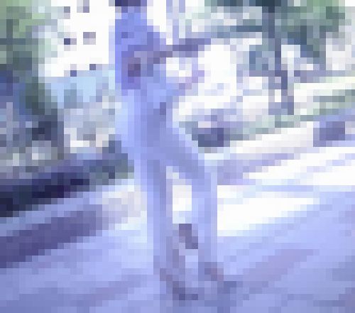 ゴージャススタイルの清楚系美女がクビレスタイルと爆尻見せつけて歩いてるよ　サンプル画像2