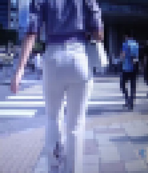 ゴージャススタイルの清楚系美女がクビレスタイルと爆尻見せつけて歩いてるよ　サンプル画像3