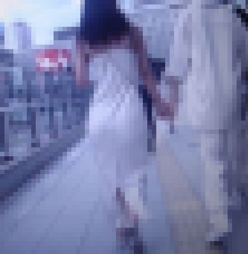 ドレス系のピタピタワンピを着た美人ギャルが爆尻を振ってエッチなラインを浮かび上がらせながら歩いてるよ　サンプル画像1