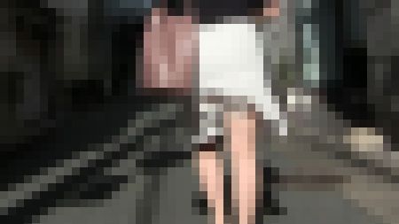 ぷっくり膨らんだムチ尻OL サンプル画像3