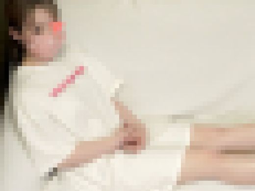 【女体観察/4K高画質】透き通るような色白の現役女子大生のオマ●コをじっくり観察！【素人/美乳】　サンプル画像1