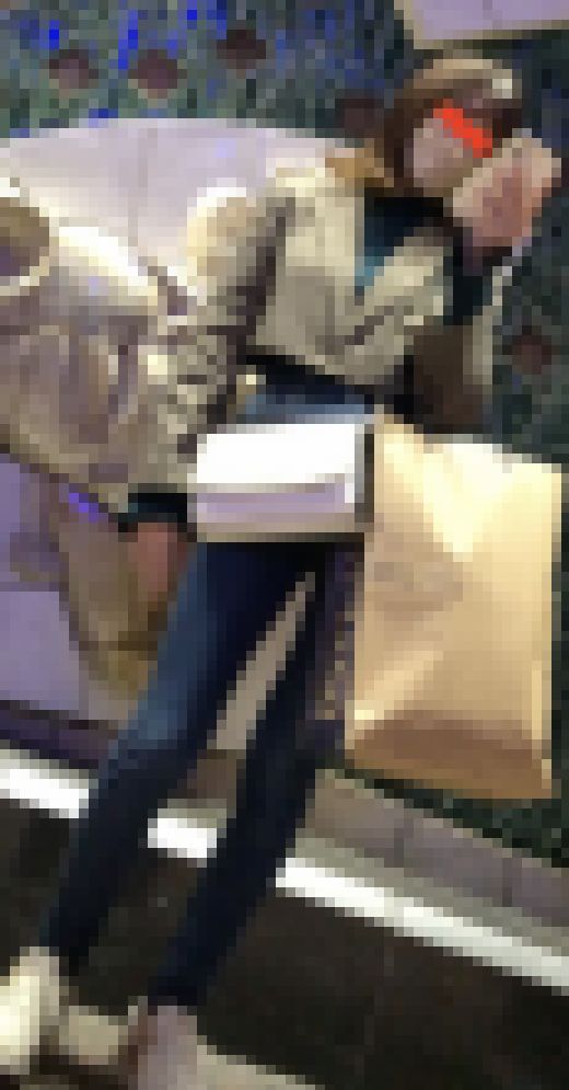 015 茶髪女子大生の履きすぎてほつれたスキニー尻　サンプル画像1
