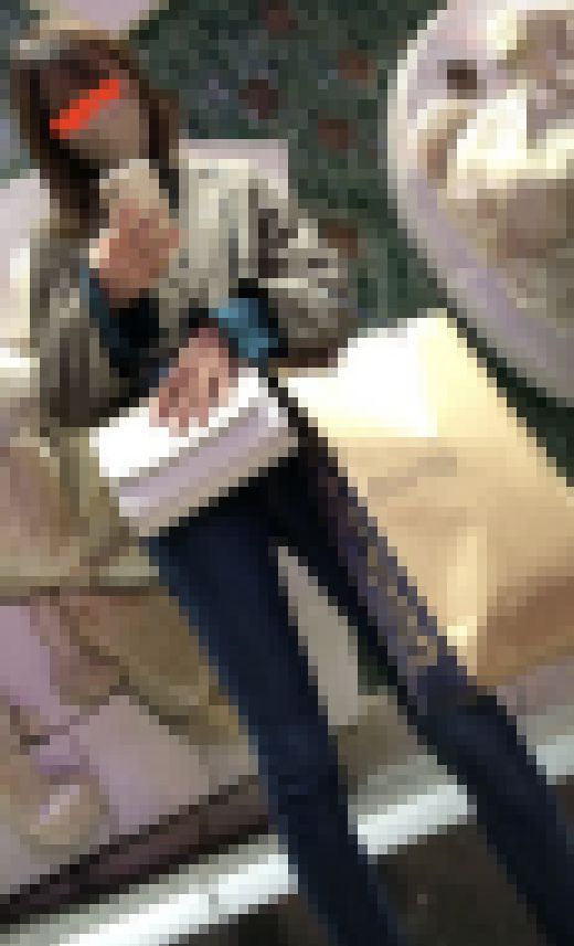 015 茶髪女子大生の履きすぎてほつれたスキニー尻　サンプル画像3