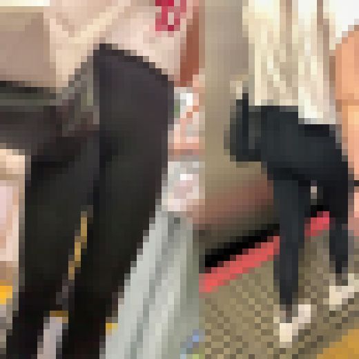 ★人気作★ギャルママの美しいパンティーライン！【ピタパン散策30】　サンプル画像1