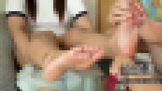 ぽっちゃり女子大生ひなたの舐めもくすぐったい?足裏足指嗅ぎ舐め サンプル画像3