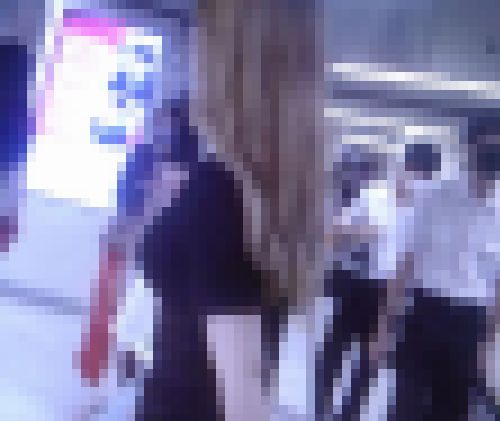 スタイル抜群のギャル系美少女がペラペラワンピ着て歩いてるよ♪　サンプル画像3