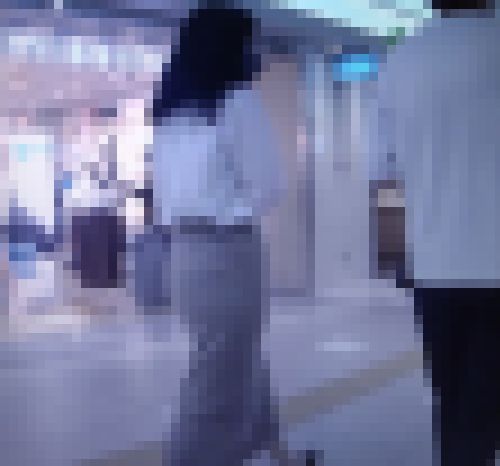 清楚で妖艶な美人エロ巨尻OLがスカートパンパンにさせて色気ふりまいて歩いてるよ　サンプル画像3