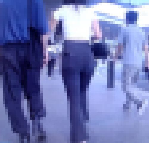 神スタイルの超絶セクシー美女が神クビレからの国宝級神尻を見せつけながら歩いてるよ　サンプル画像3