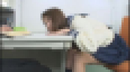 女子校生のパンチラは永遠のロマン わざとパンチラはソッコーフル勃起で暴走寸前(;'∀') 01 サンプル画像1