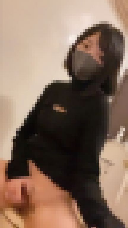 【素人】黒ニット白肌エロスレンダー美女_声を我慢しながらクリ苛めイキ　サンプル画像2