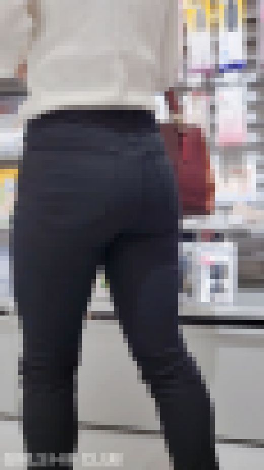 【黒スキニーデニム】デカ尻お姉さんのお買い物1　サンプル画像3
