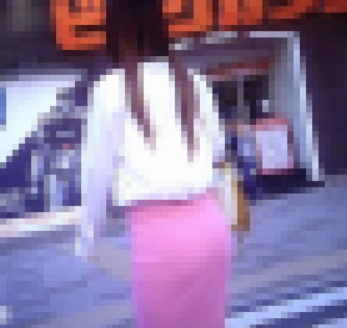 色っぽい美人お姉さんがタイトスカートで大きなお尻ふって歩いてるよ サンプル画像2