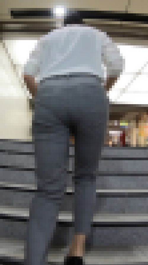 ムチっとヒップのパンツスーツOL　サンプル画像3