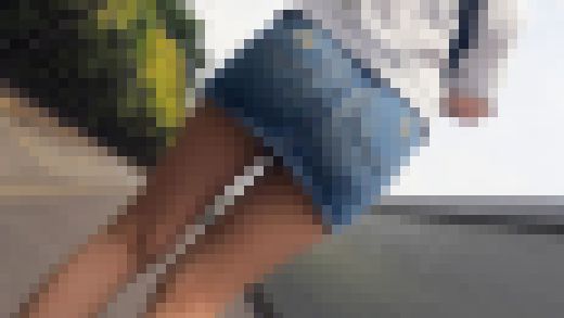 再編集版! 美脚OL 超ミニスカート ローアングル パンチラ超接写 サンプル画像1