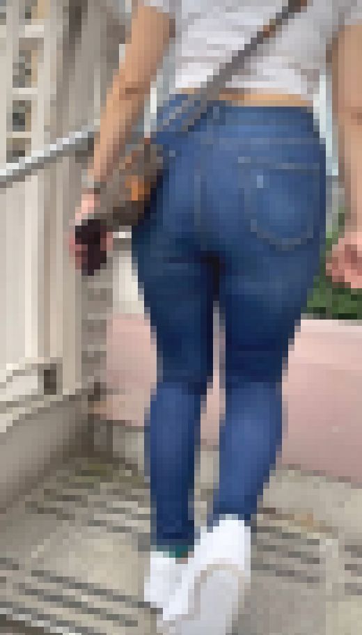 色白なスケベボディ＋はち切れそうな爆尻を突き出して男を誘惑！ 下品な王道スキニーデニム お姉さん編　サンプル画像2