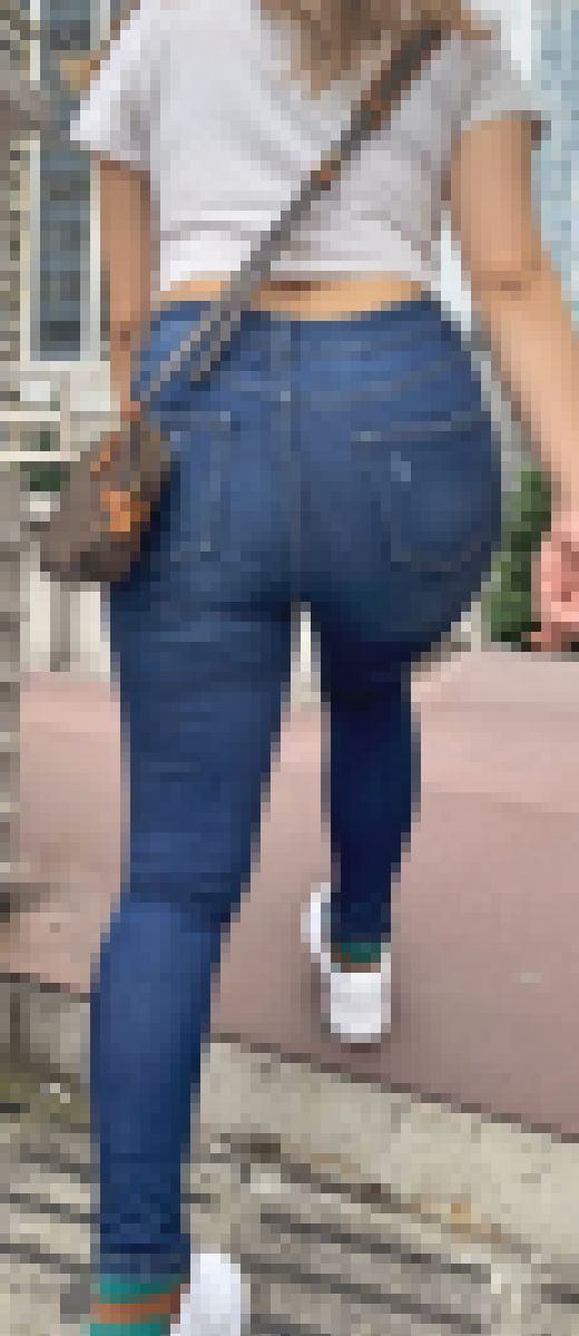 色白なスケベボディ＋はち切れそうな爆尻を突き出して男を誘惑！ 下品な王道スキニーデニム お姉さん編　サンプル画像3