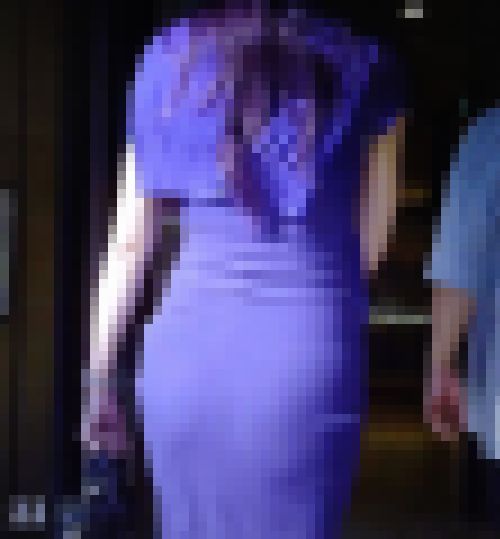 長身スタイル抜群の最高級美女がピタピタワンピ着てプリ尻ふってTライン出して歩いてるよ　サンプル画像3