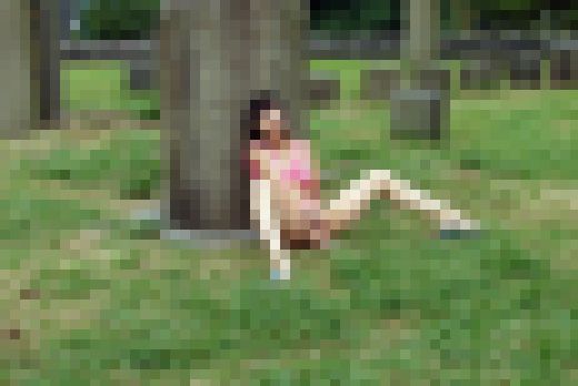 ◆素人投稿動画 file03 露出水着で●園徘徊→周りから丸見えバイブオナニー 出会い系でゲットした千●田区●お茶の●のナースさ サンプル画像3