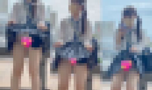 ミニスカ女子校生盗撮日記17 ツインテールの童顔女子校生【※声出し有り】　サンプル画像1