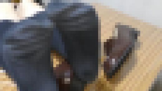 紺ハイソ　足組　サンプル画像1