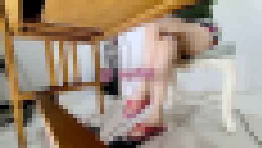 サンダルでキーボードペダル踏み#18 サンプル画像1