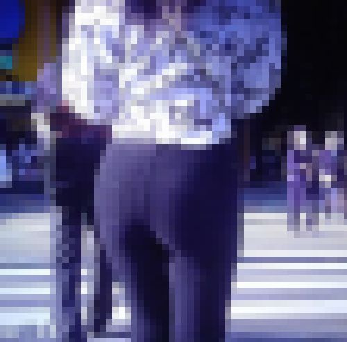 めっちゃ綺麗な美桃尻をした清楚美女がタイトなデニムパンパンにして歩いてるよ サンプル画像1