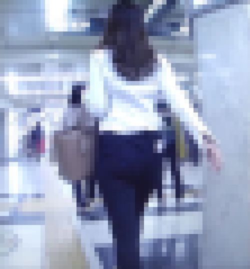 美人OLがタイトパンツ履いて美巨尻モッコリさせて歩いてるよ サンプル画像3
