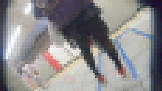 【脚が本体5】黒タイツお姉さんの引き締まった美脚　サンプル画像2