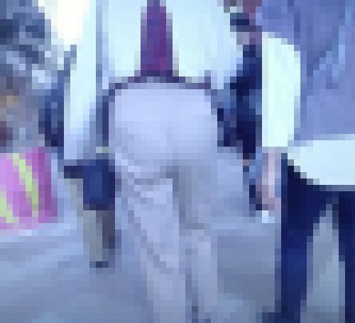清楚系の可愛い美女がピタパン履いて大きなお尻プリプリさせながら歩いてるよ サンプル画像3