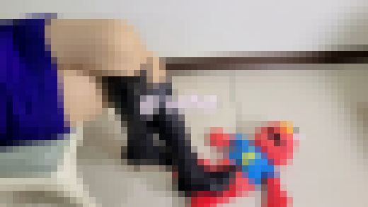ブーツでぬいぐるみ踏みながら言葉攻め（ショートバージョン）　サンプル画像1