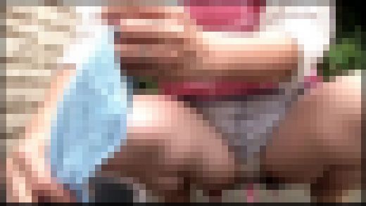 【S-EYE】僕の前でわざとチラリ露出する人妻たち #002 [SPYE-180-02]　サンプル画像2