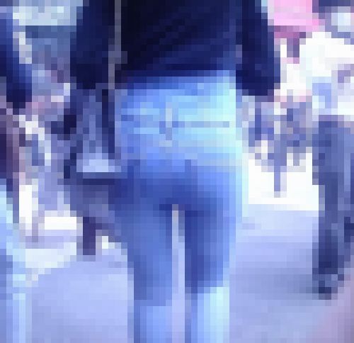 密着感が凄いスキニーデニムを履いた美女がエッチな美尻と太ももピタつかせて歩いてるよ　サンプル画像3