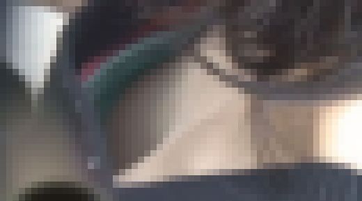 乳首ちら 無防備な胸元を狙った絶対乳首GET【神アングル】　06　サンプル画像1