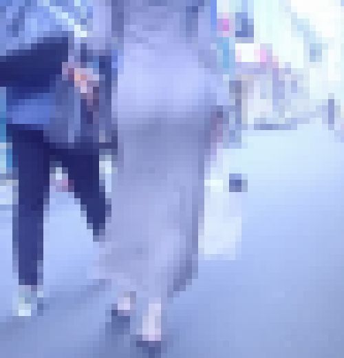 清楚系の超絶スーパー美女が超極薄タイトワンピで神クビレとプリプリ美巨尻を強調して歩いてるよ　サンプル画像2