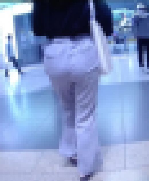 エッチなお尻をしたオシャレ若妻風の美女の巨尻がエロい　サンプル画像2