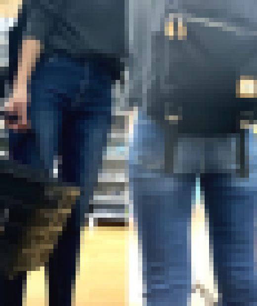 何度も見たくなる華麗な美尻奥様 しゃがむ度にパツパツのデニム尻が画面に迫る【街中風景031】　サンプル画像2