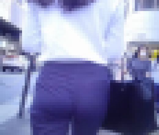 美人OLがピタパン履いて美尻パンパンにして歩いてるよ サンプル画像1