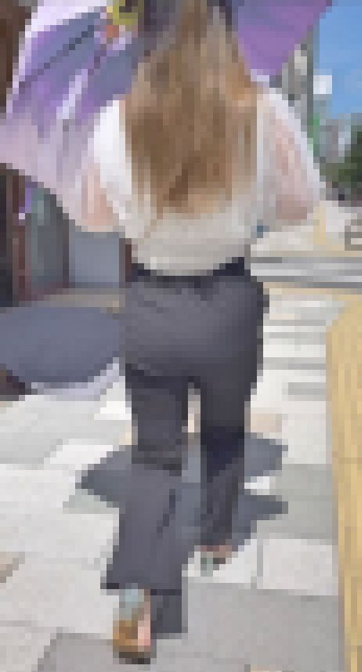 キュッと細い腰回りとイヤらしく突き出た美爆尻を元気にムニュらせて男を挑発！ 下品なパンツスーツ お姉さん編　サンプル画像3