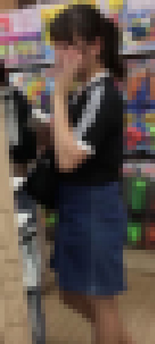 #17○パンチラ三人女子リターンズ○　サンプル画像1