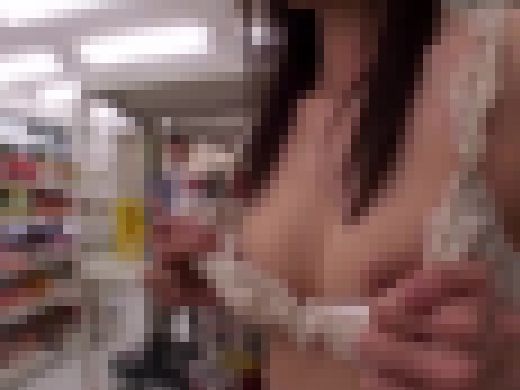 【ジャネス】白昼堂々！無鉄砲！過激！！コンビニ露出ゲリラ #001 DFTA-027-0　サンプル画像2