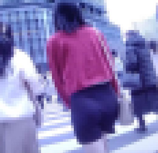 尋常じゃない極薄ペラペラショートパンツ履いて美巨尻パンパンにさせて歩く美少女がエロ過ぎる サンプル画像1