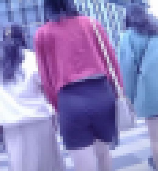 尋常じゃない極薄ペラペラショートパンツ履いて美巨尻パンパンにさせて歩く美少女がエロ過ぎる サンプル画像2