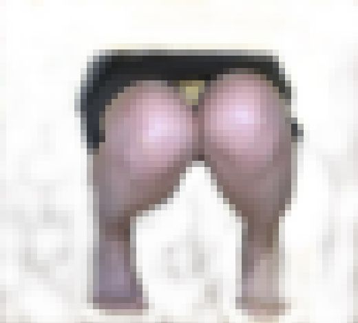 【オススメ】※睨み顔出し※純なアレを見せつけるムチムチ生〇レディ　サンプル画像1